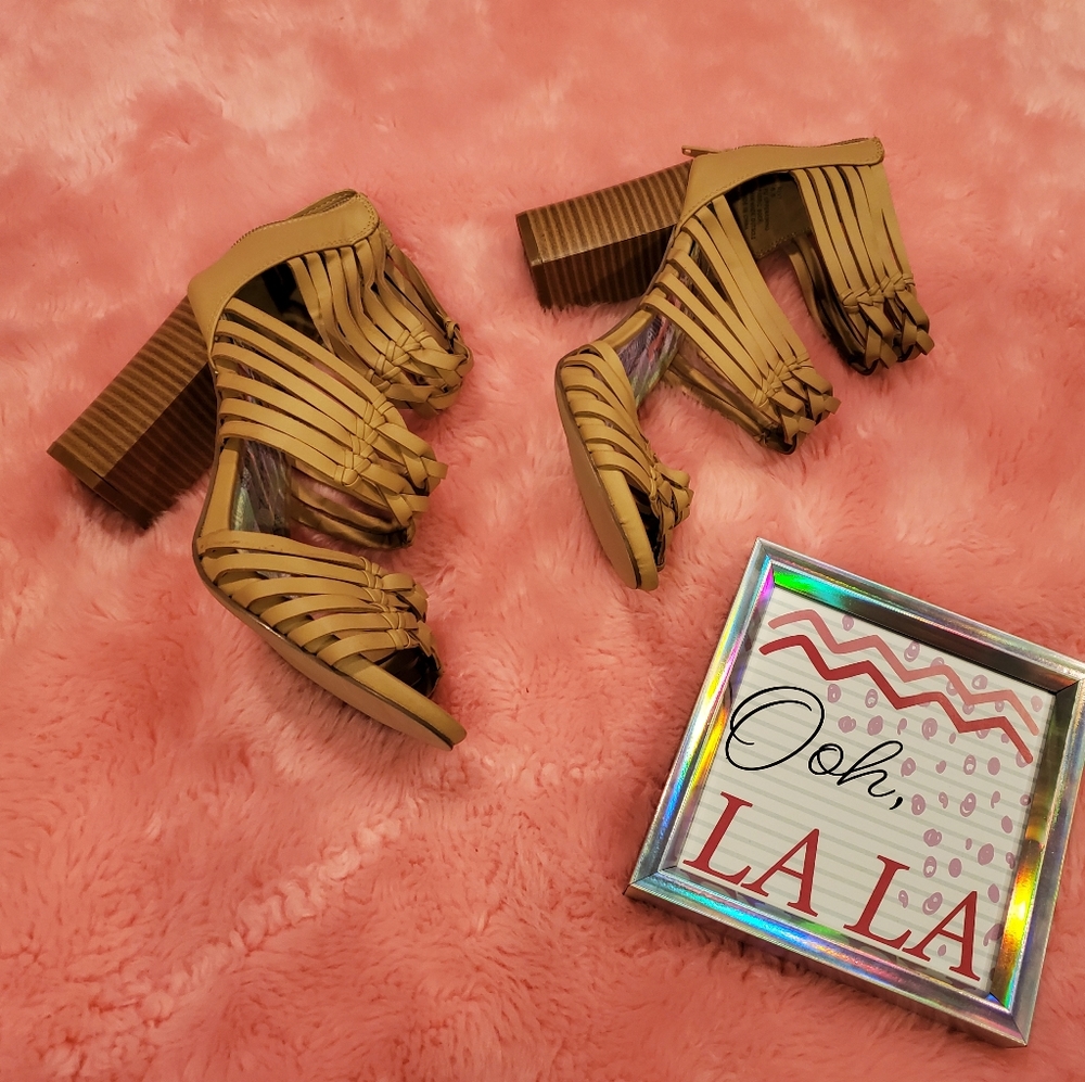Madden Girl tan heels - Picture 1 of 16